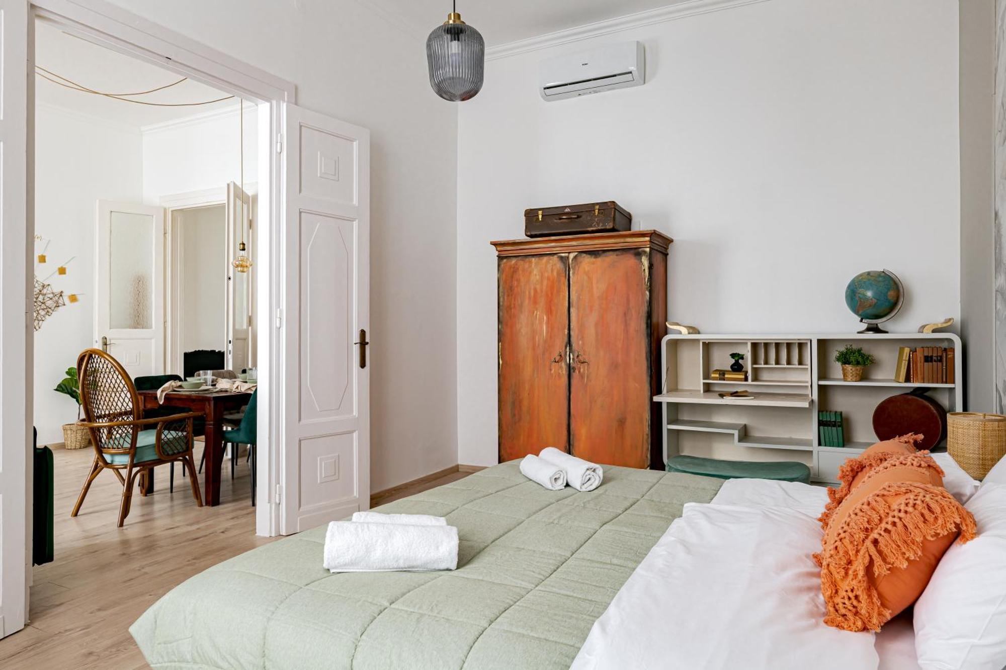 Jungle Aesthetics Downtown Apartman Aircon And Garage Parking Budapest Exteriör bild